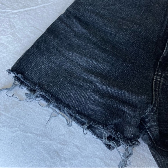 Urban Outfitters BDG black wash girlfriend high rise frayed hems denim shorts - Picture 6 of 12